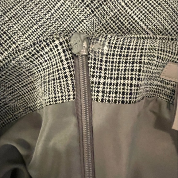 Plaid skirt with gold detail belt - Picture 4 of 4